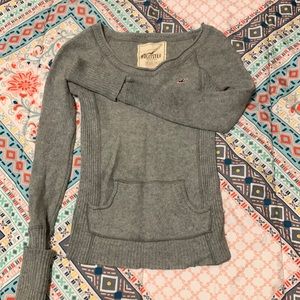 Small gray Hollister sweater